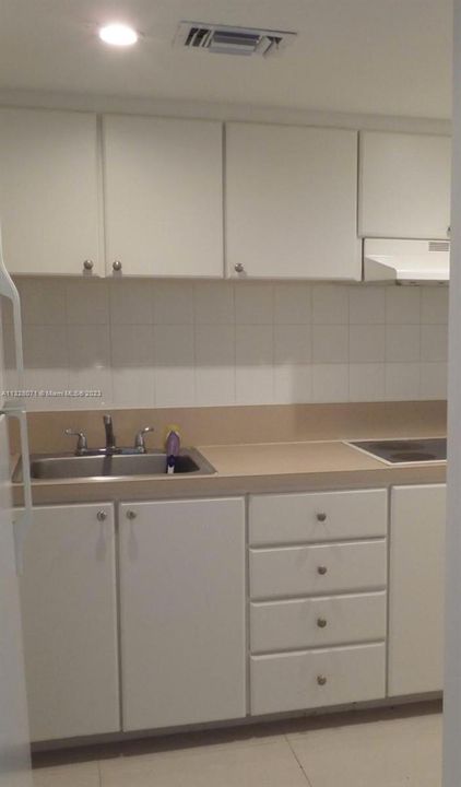 En Venta: $279,900 (0 camas, 1 baños, 682 Pies cuadrados)