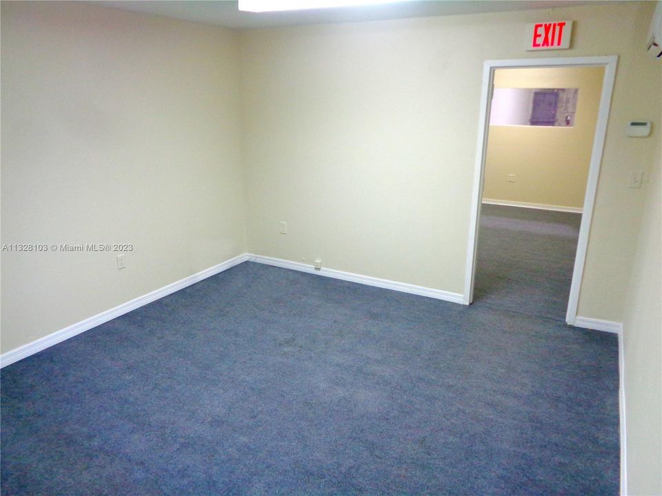 最近售出: $599,000 (0 贝兹, 0 浴室, 0 平方英尺)