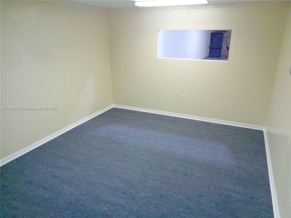 最近售出: $599,000 (0 贝兹, 0 浴室, 0 平方英尺)