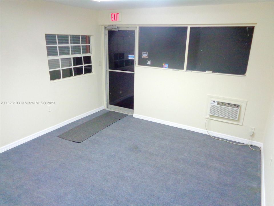 最近售出: $599,000 (0 贝兹, 0 浴室, 0 平方英尺)