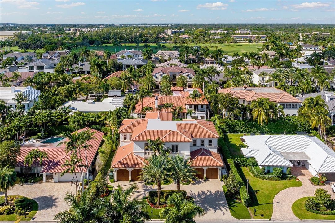 Recently Sold: $6,495,000 (5 beds, 6 baths, 6641 Square Feet)