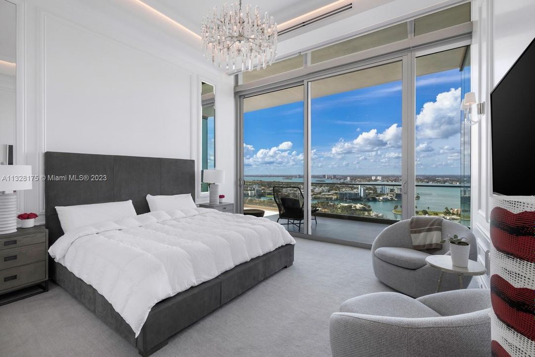 Recently Sold: $25,000,000 (3 beds, 5 baths, 5183 Square Feet)