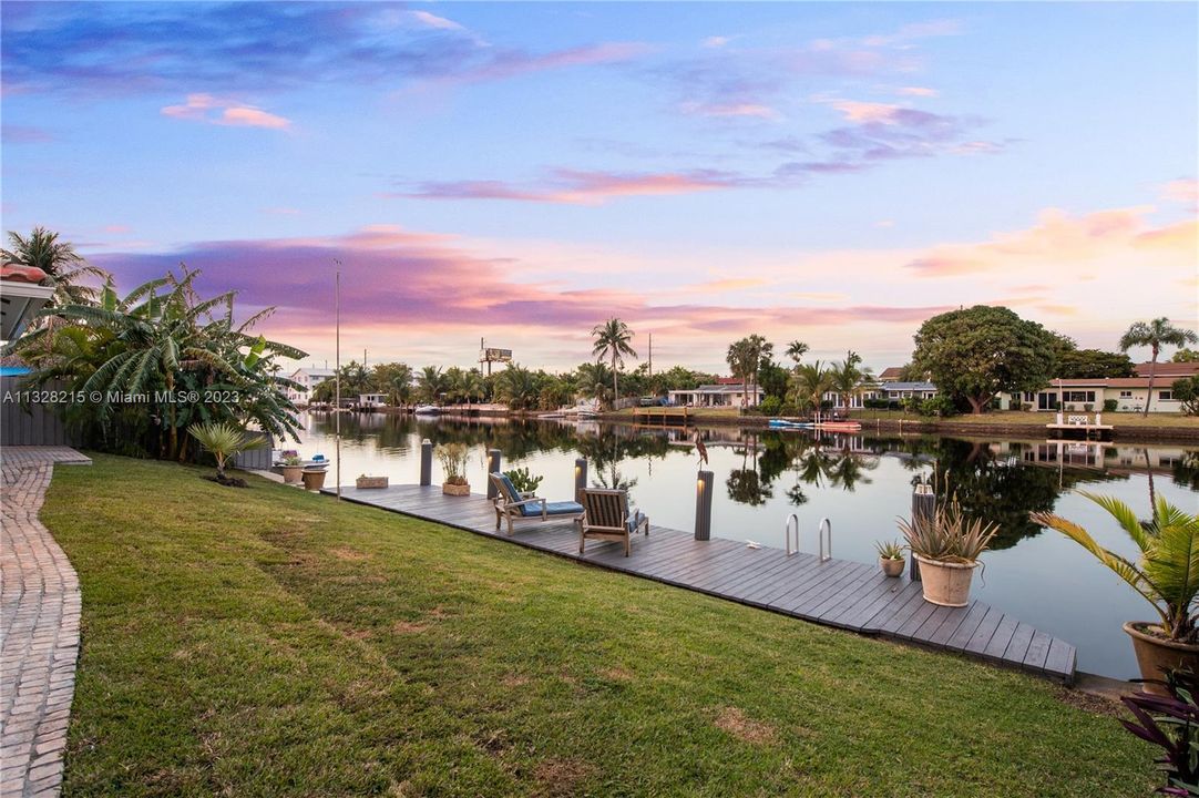 En Venta: $1,195,000 (3 camas, 3 baños, 1976 Pies cuadrados)