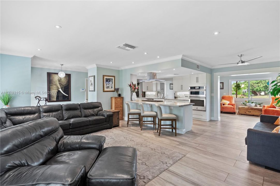 For Sale: $1,195,000 (3 beds, 3 baths, 1976 Square Feet)