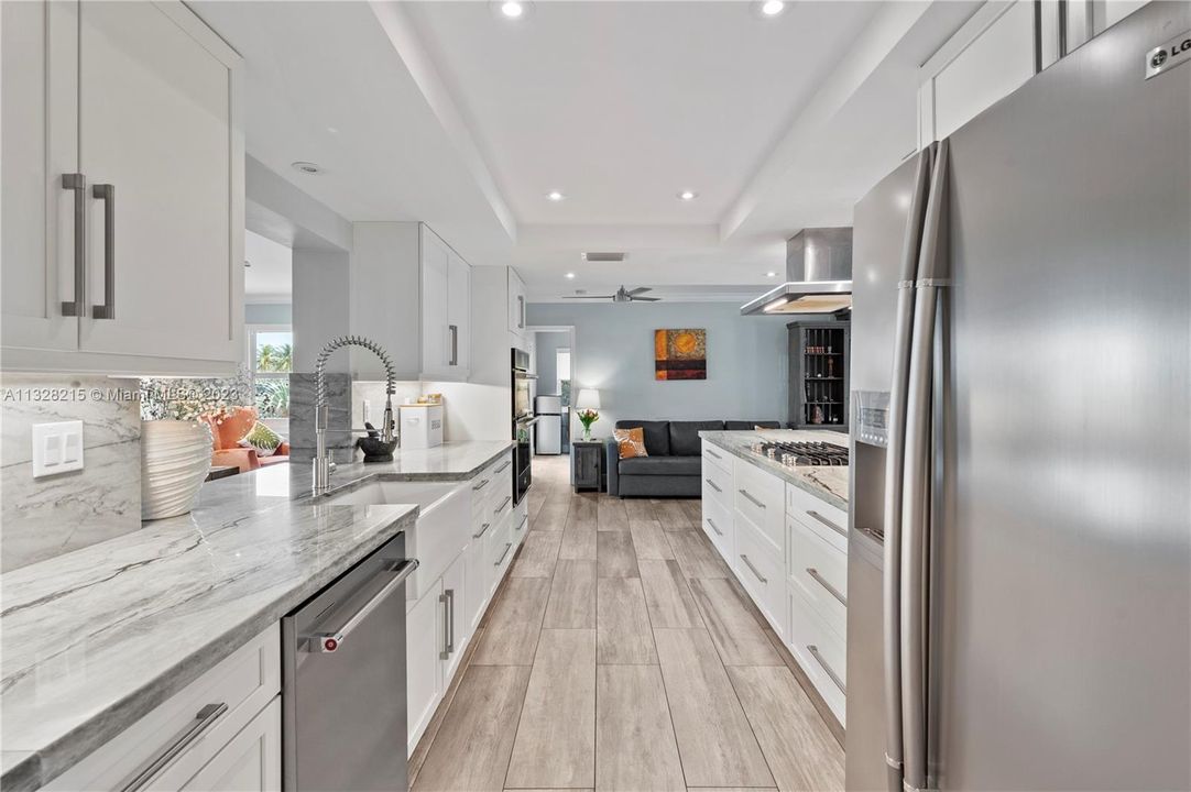 En Venta: $1,195,000 (3 camas, 3 baños, 1976 Pies cuadrados)