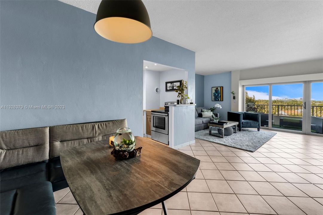 Recently Sold: $390,000 (1 beds, 1 baths, 831 Square Feet)