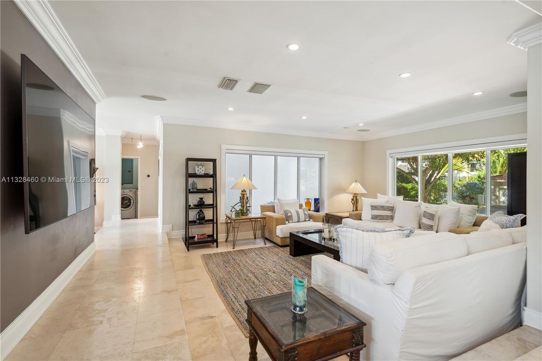 Recently Sold: $1,999,500 (4 beds, 2 baths, 2323 Square Feet)