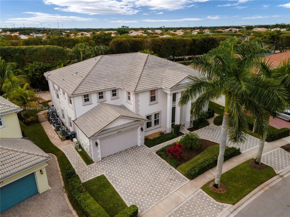 Recently Sold: $1,499,900 (5 beds, 5 baths, 5695 Square Feet)