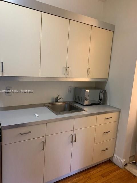 Recently Sold: $260,000 (1 beds, 1 baths, 570 Square Feet)