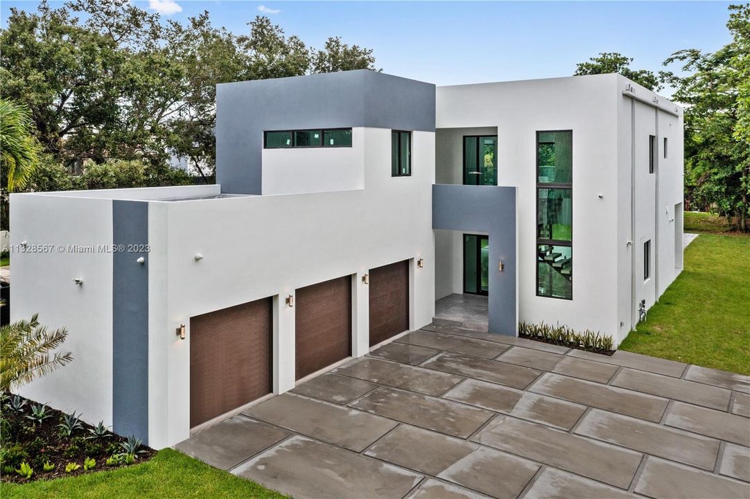 For Sale: $4,275,000 (5 beds, 4 baths, 4809 Square Feet)