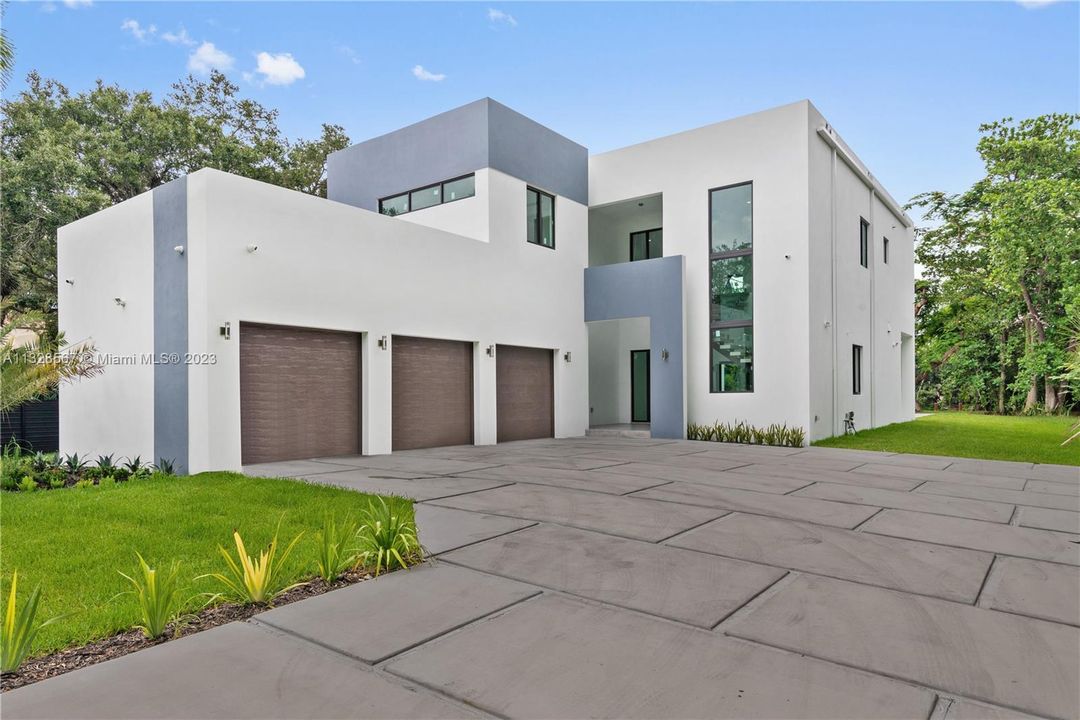 For Sale: $4,275,000 (5 beds, 4 baths, 4809 Square Feet)