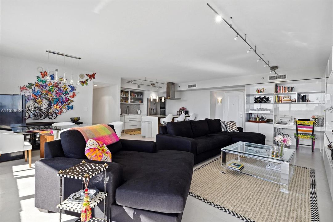 Recently Sold: $1,499,000 (3 beds, 2 baths, 1782 Square Feet)