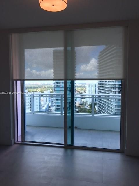 Recently Sold: $545,000 (1 beds, 1 baths, 748 Square Feet)