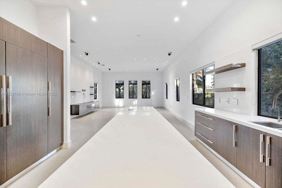 Recently Sold: $3,150,000 (4 beds, 5 baths, 0 Square Feet)