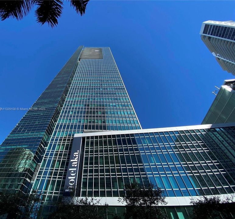 Recently Sold: $630,000 (1 beds, 1 baths, 966 Square Feet)
