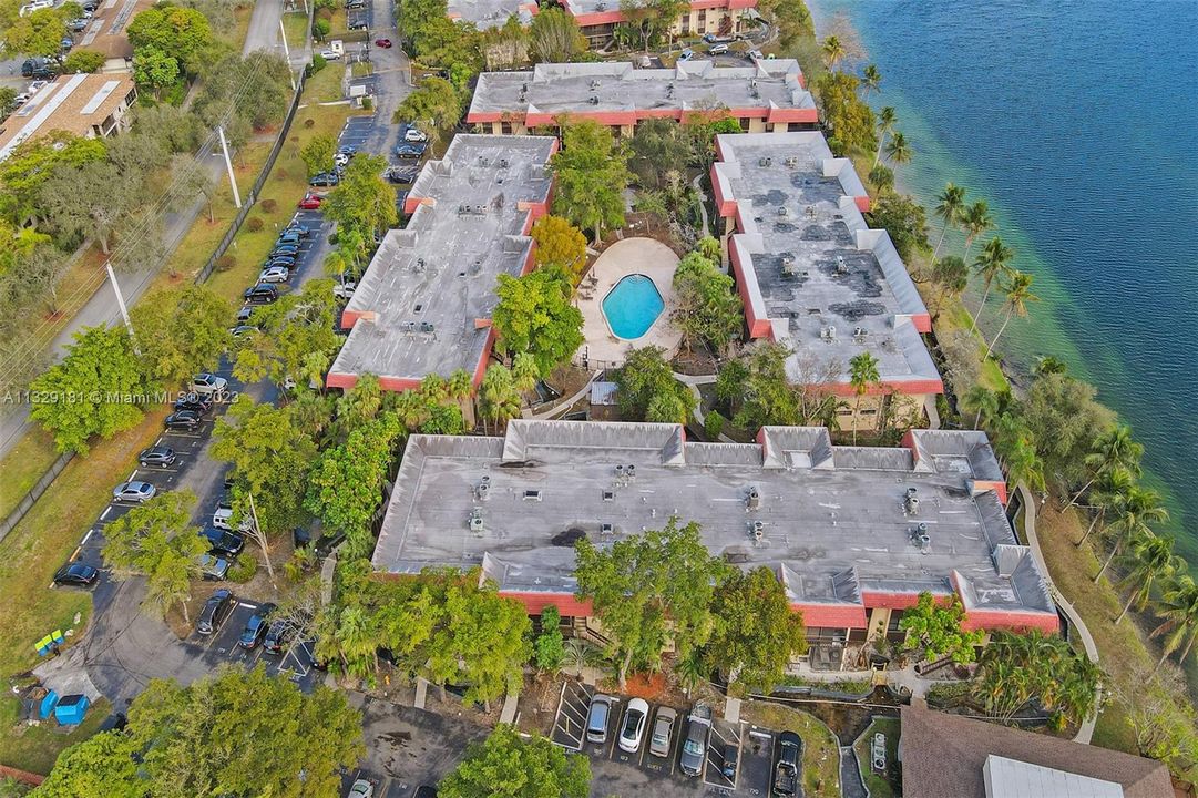 Vendido Recientemente: $239,000 (2 camas, 2 baños, 1400 Pies cuadrados)