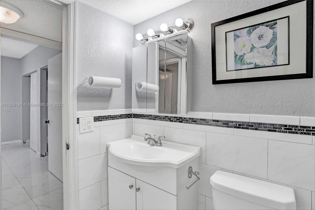 Vendido Recientemente: $239,000 (2 camas, 2 baños, 1400 Pies cuadrados)