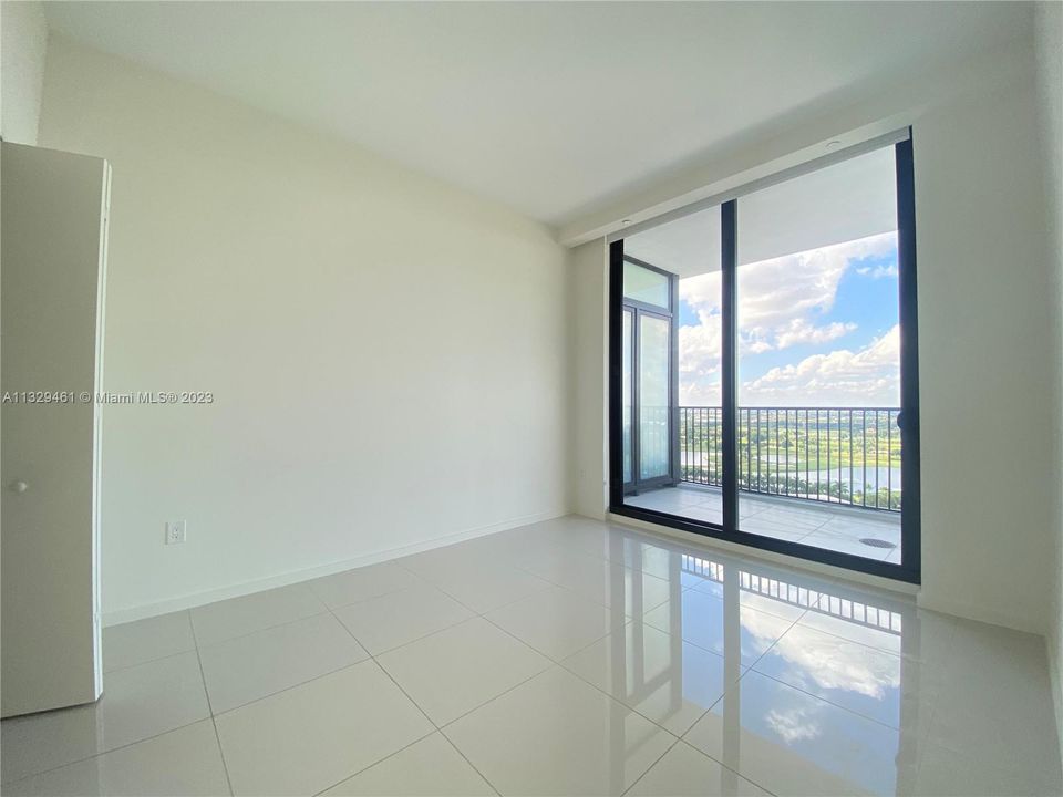 Recientemente alquilado: $4,200 (3 camas, 2 baños, 1557 Pies cuadrados)