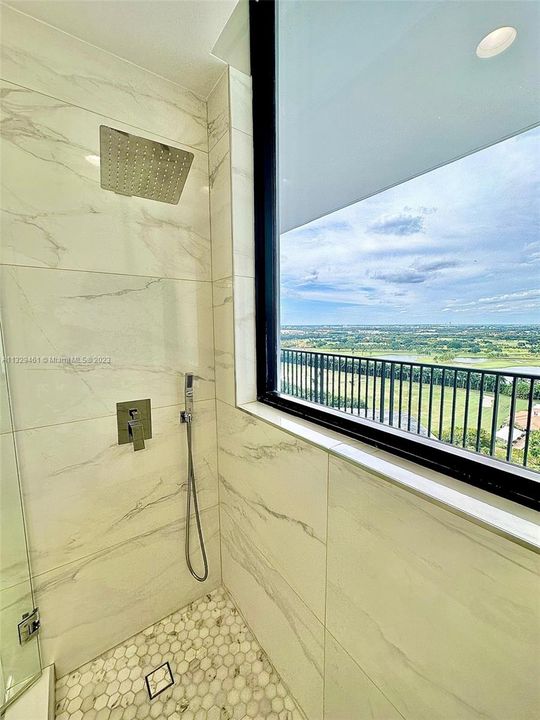 Recientemente alquilado: $4,200 (3 camas, 2 baños, 1557 Pies cuadrados)