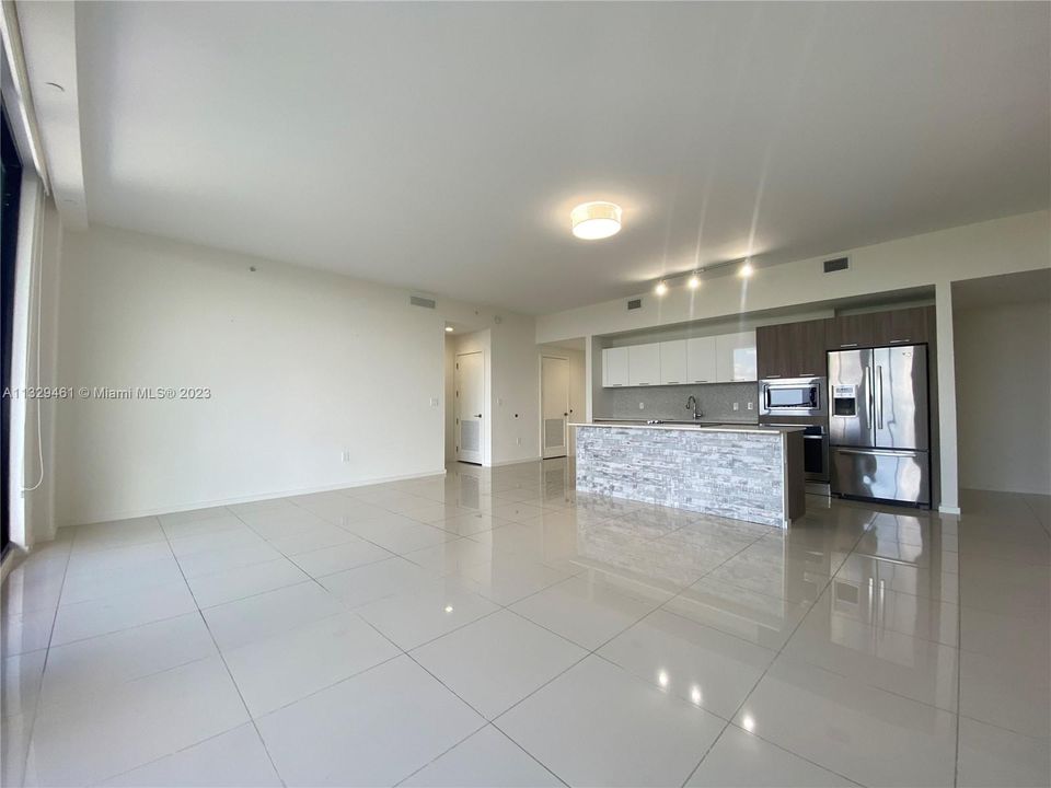 Recientemente alquilado: $4,200 (3 camas, 2 baños, 1557 Pies cuadrados)