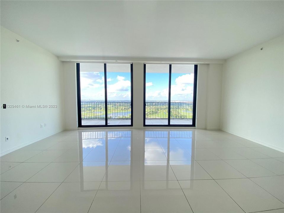 Recientemente alquilado: $4,200 (3 camas, 2 baños, 1557 Pies cuadrados)