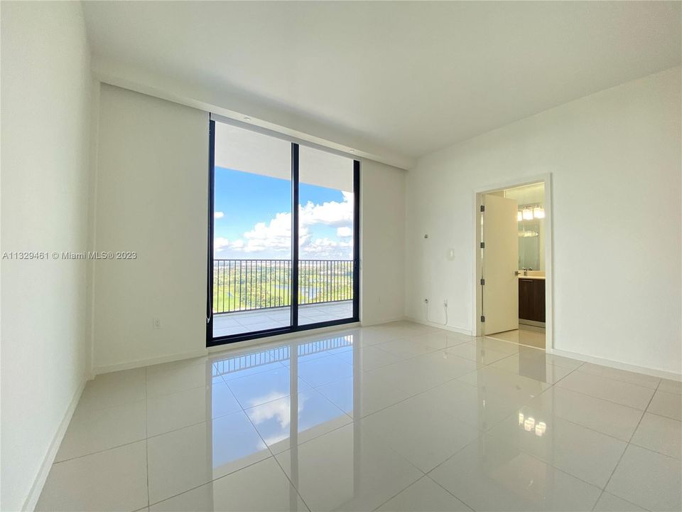 Recientemente alquilado: $4,200 (3 camas, 2 baños, 1557 Pies cuadrados)