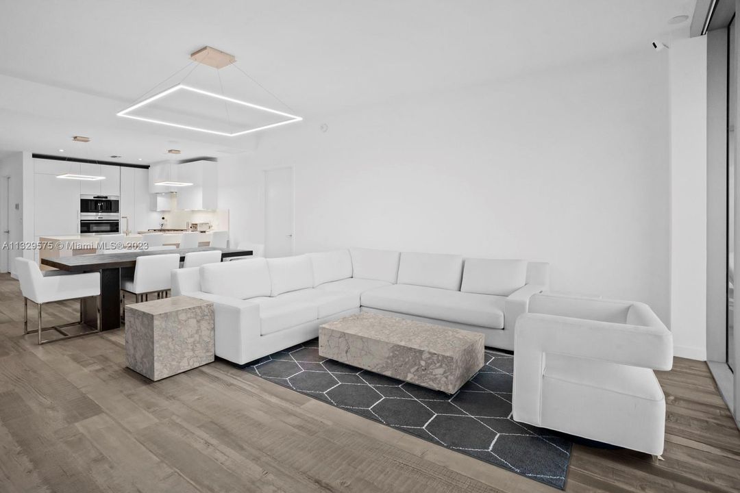 Recently Sold: $3,250,000 (2 beds, 3 baths, 1753 Square Feet)