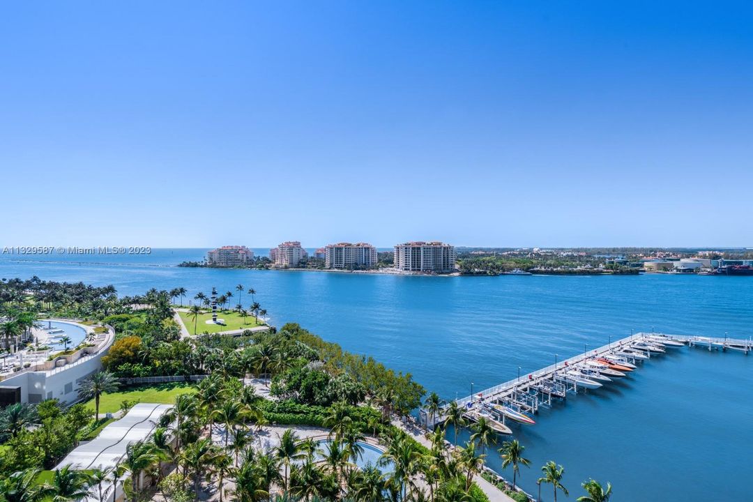 Recently Sold: $5,400,000 (3 beds, 3 baths, 2618 Square Feet)