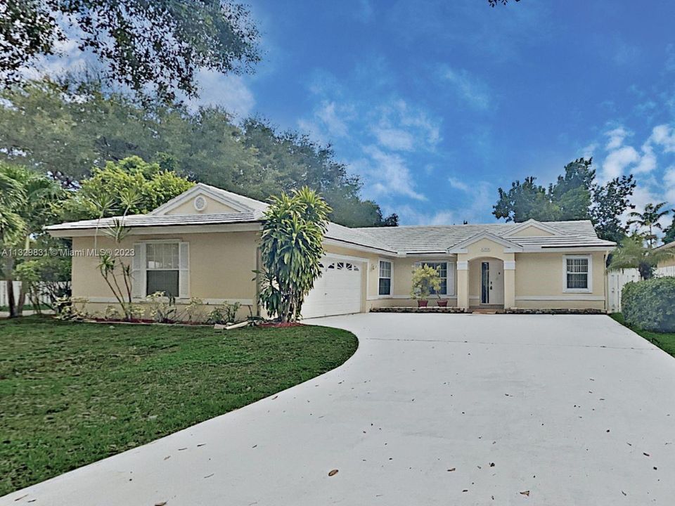 Recently Rented: $3,089 (3 beds, 2 baths, 1552 Square Feet)