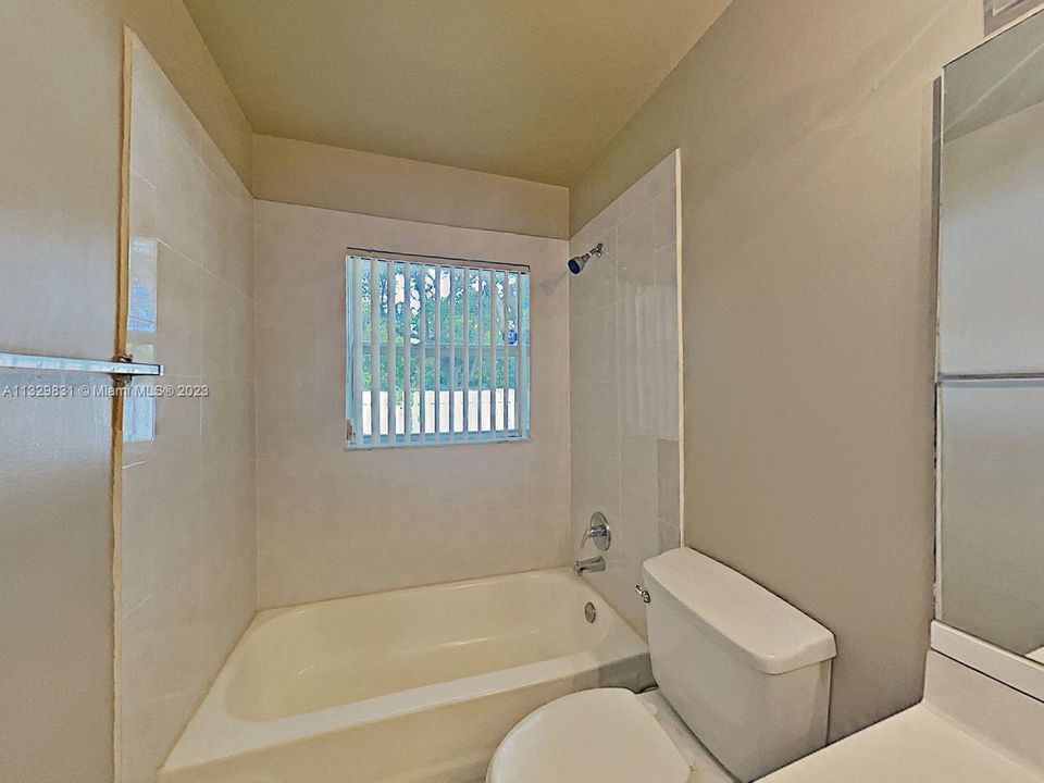 Recently Rented: $3,089 (3 beds, 2 baths, 1552 Square Feet)