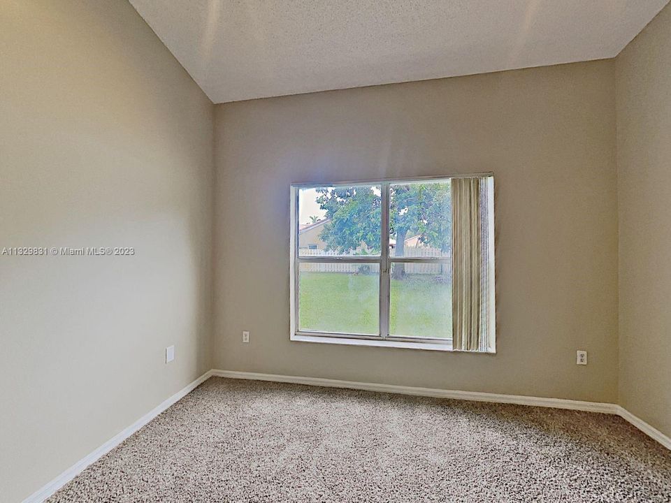 Recently Rented: $3,089 (3 beds, 2 baths, 1552 Square Feet)