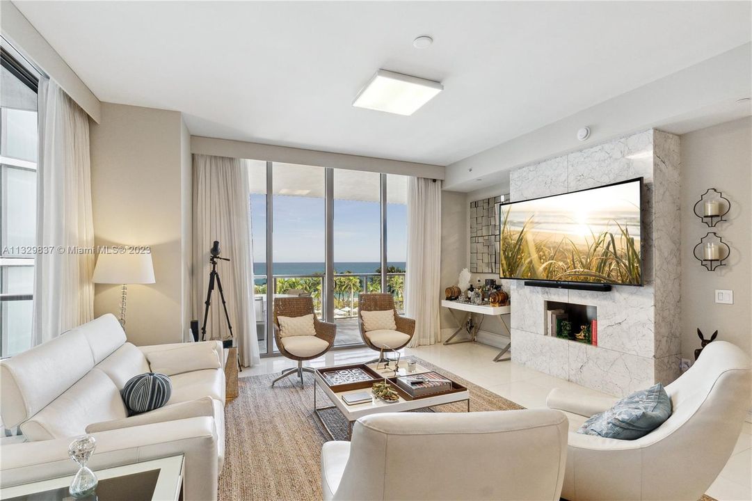 Recently Sold: $4,499,000 (2 beds, 2 baths, 1911 Square Feet)