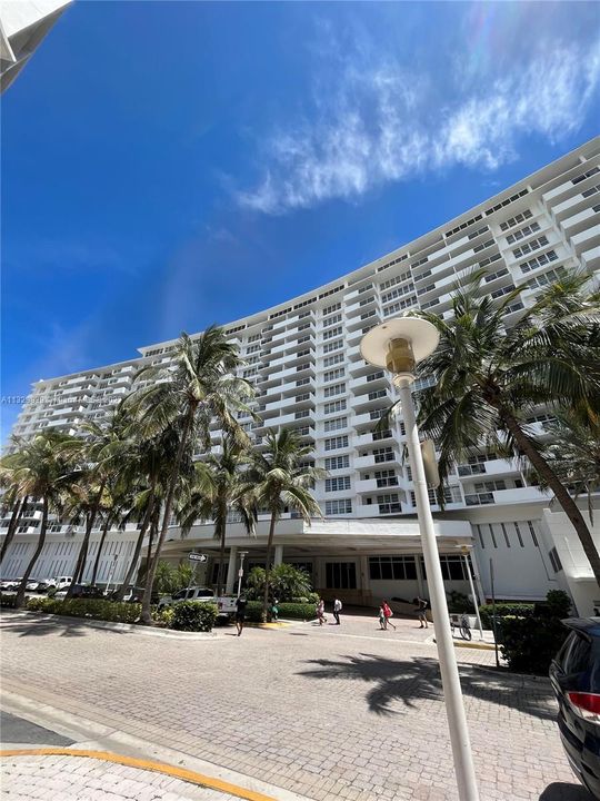 Recently Sold: $469,000 (1 beds, 1 baths, 820 Square Feet)