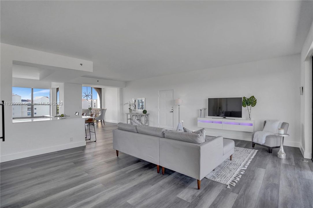 Recently Sold: $799,000 (3 beds, 2 baths, 1823 Square Feet)