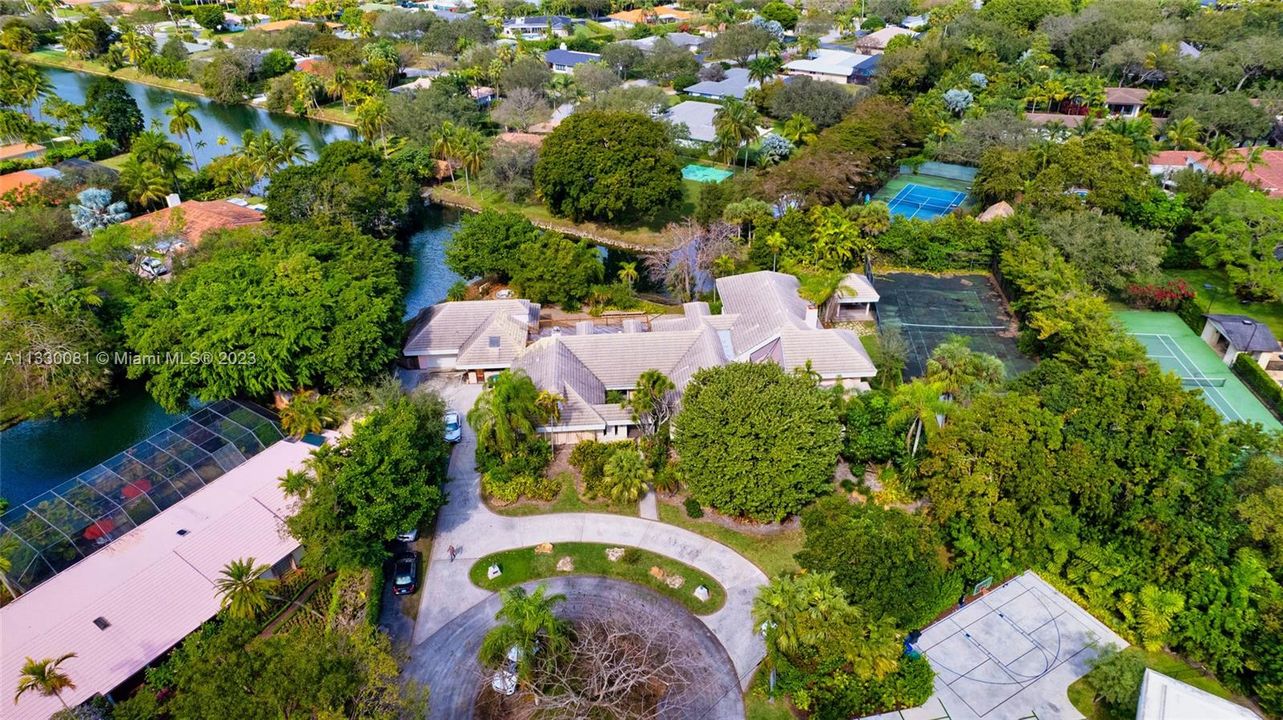 Recently Sold: $2,999,000 (6 beds, 5 baths, 8777 Square Feet)