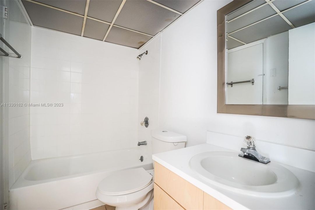 Недавно продано: $165,000 (1 спален, 1 ванн, 779 Квадратных фут)