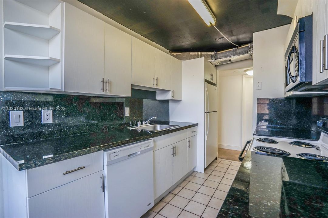 Недавно продано: $165,000 (1 спален, 1 ванн, 779 Квадратных фут)