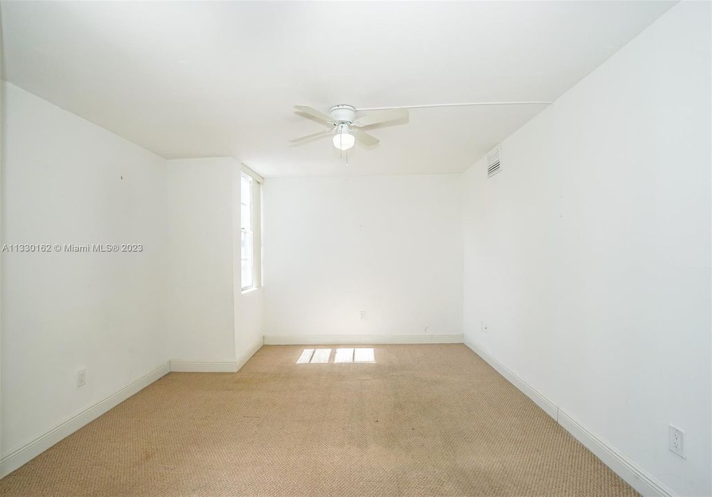 Недавно продано: $165,000 (1 спален, 1 ванн, 779 Квадратных фут)