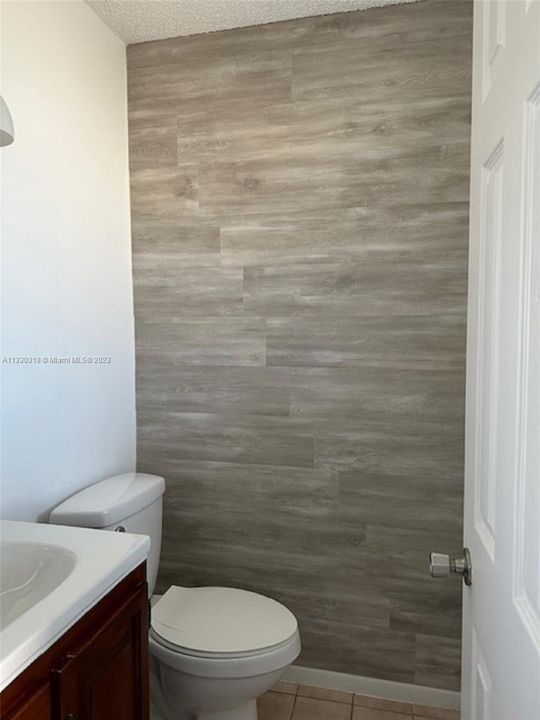 Recently Rented: $1,400 (1 beds, 1 baths, 973 Square Feet)