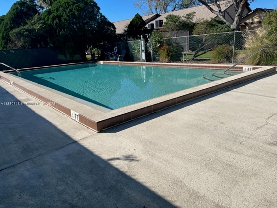 Recently Rented: $1,400 (1 beds, 1 baths, 973 Square Feet)