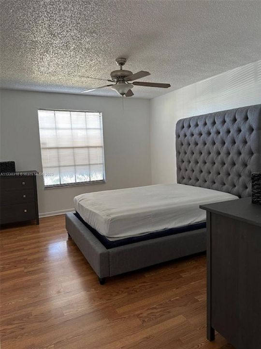Recently Rented: $1,400 (1 beds, 1 baths, 973 Square Feet)