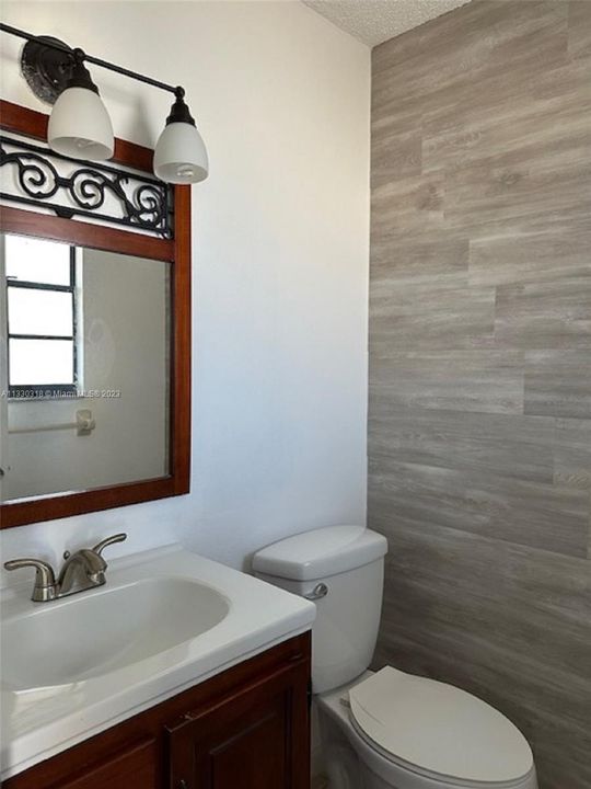 Recently Rented: $1,400 (1 beds, 1 baths, 973 Square Feet)