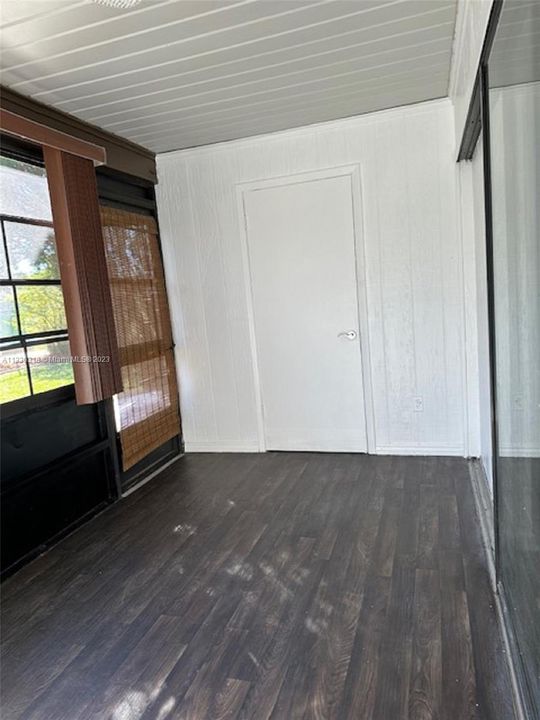 Recently Rented: $1,400 (1 beds, 1 baths, 973 Square Feet)