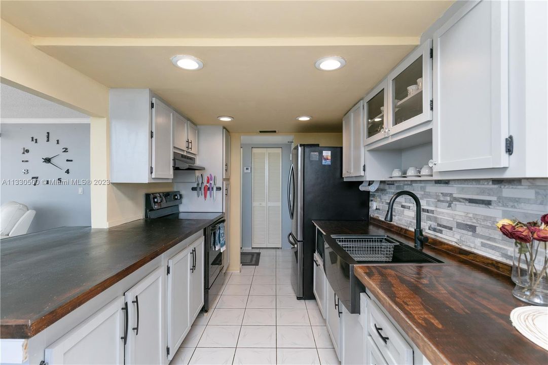 Vendido Recientemente: $219,921 (2 camas, 2 baños, 1120 Pies cuadrados)