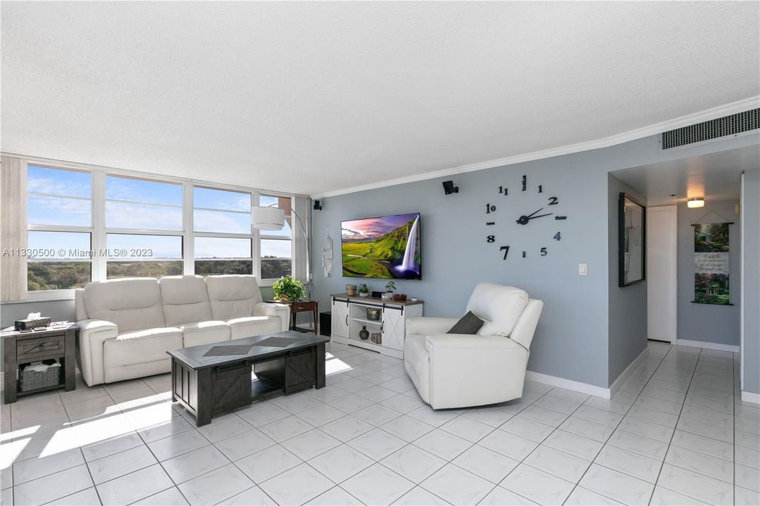 Vendido Recientemente: $219,921 (2 camas, 2 baños, 1120 Pies cuadrados)