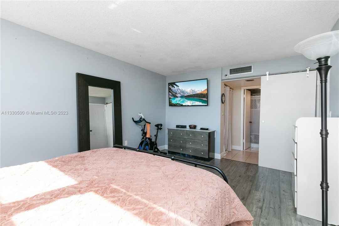 Vendido Recientemente: $219,921 (2 camas, 2 baños, 1120 Pies cuadrados)