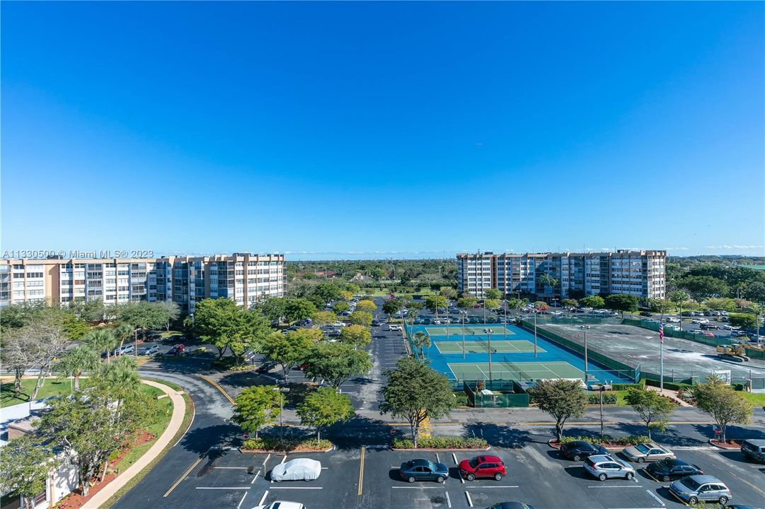 Vendido Recientemente: $219,921 (2 camas, 2 baños, 1120 Pies cuadrados)