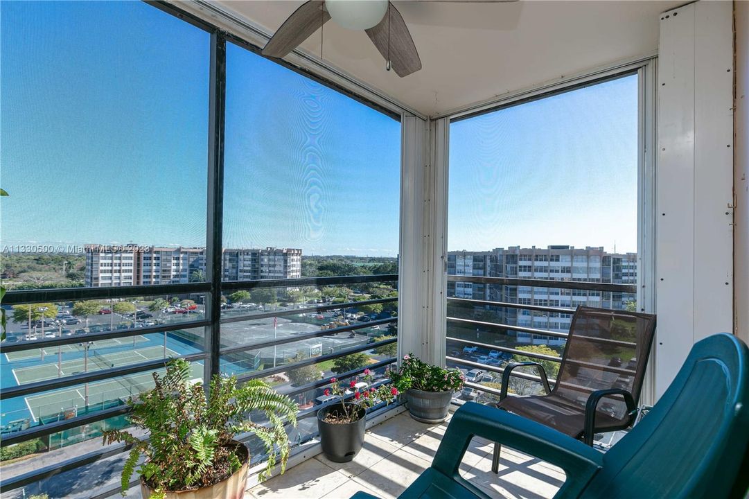 Vendido Recientemente: $219,921 (2 camas, 2 baños, 1120 Pies cuadrados)