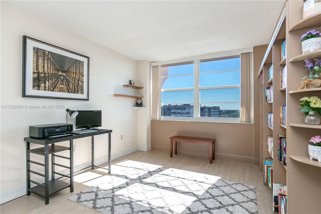 Vendido Recientemente: $219,921 (2 camas, 2 baños, 1120 Pies cuadrados)