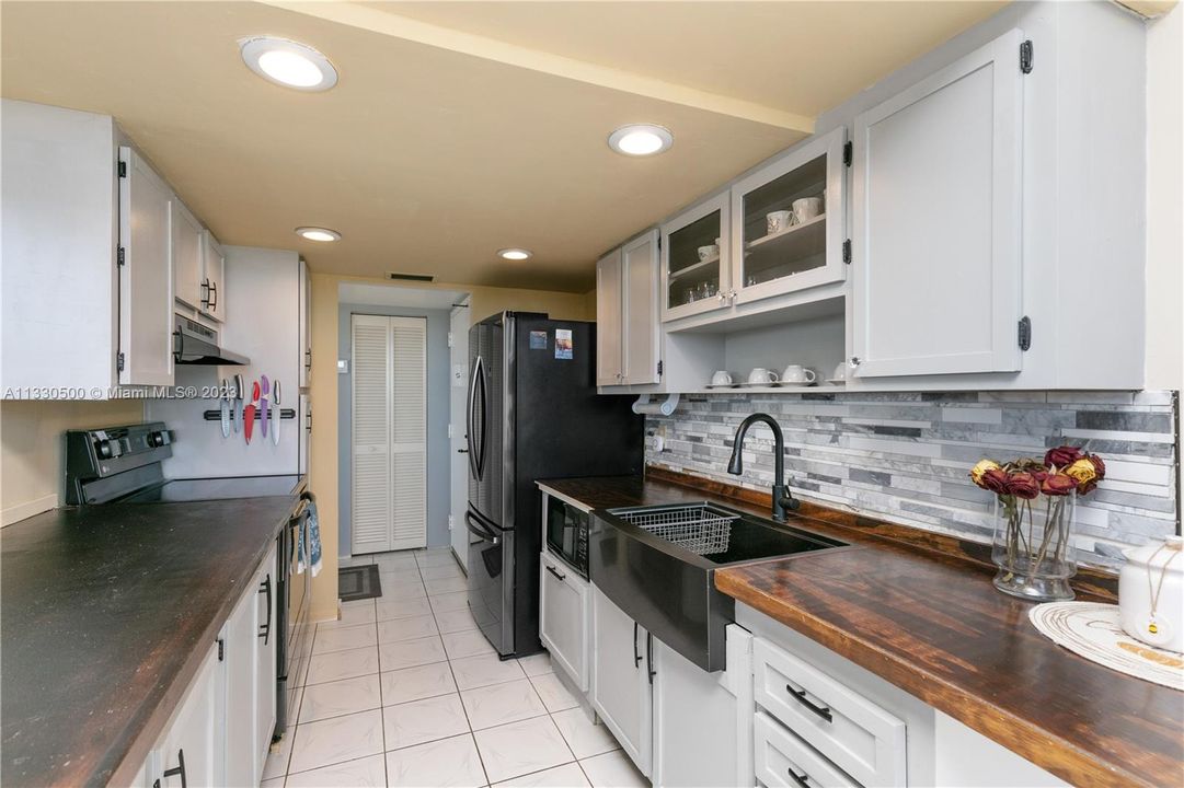 Vendido Recientemente: $219,921 (2 camas, 2 baños, 1120 Pies cuadrados)